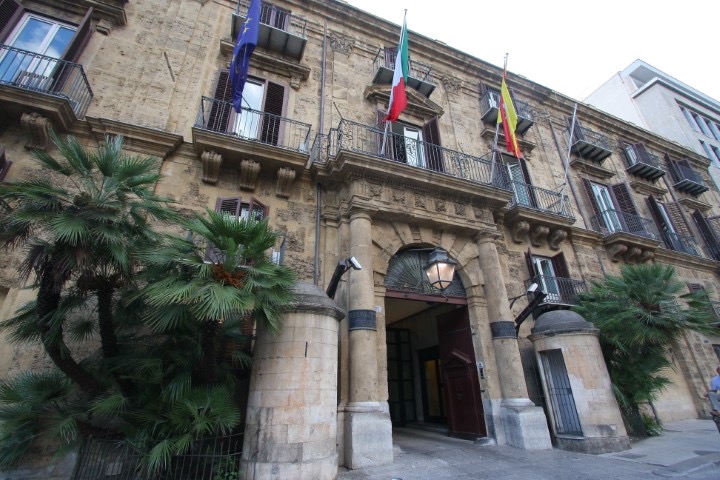 ISTITUIRE SUBITO IL DIFRNSORE CIVICO IN SICILIA