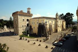 CONTINUA LA VALANGA MERITOCRATICA: OGGI ABBIAMO IL DIFENSORE CIVICO DI BENEVENTO